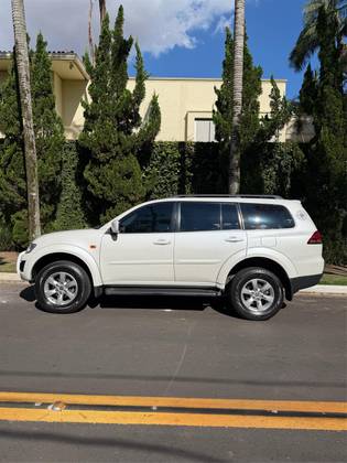 MITSUBISHI PAJERO 3.2 HD S 4X4 16V TURBO INTERCOOLER DIESEL 4P MANUAL MITSUBISHI PAJERO 3.2 HD S 4X4 16V TURBO INTERCOOLER DIESEL 4P MANUAL